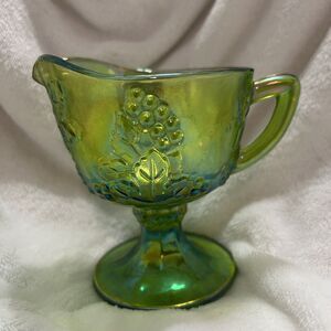 VINTAGE Green Iridescent Carnival Glass Creamer‎ Server Grape Vine Pattern